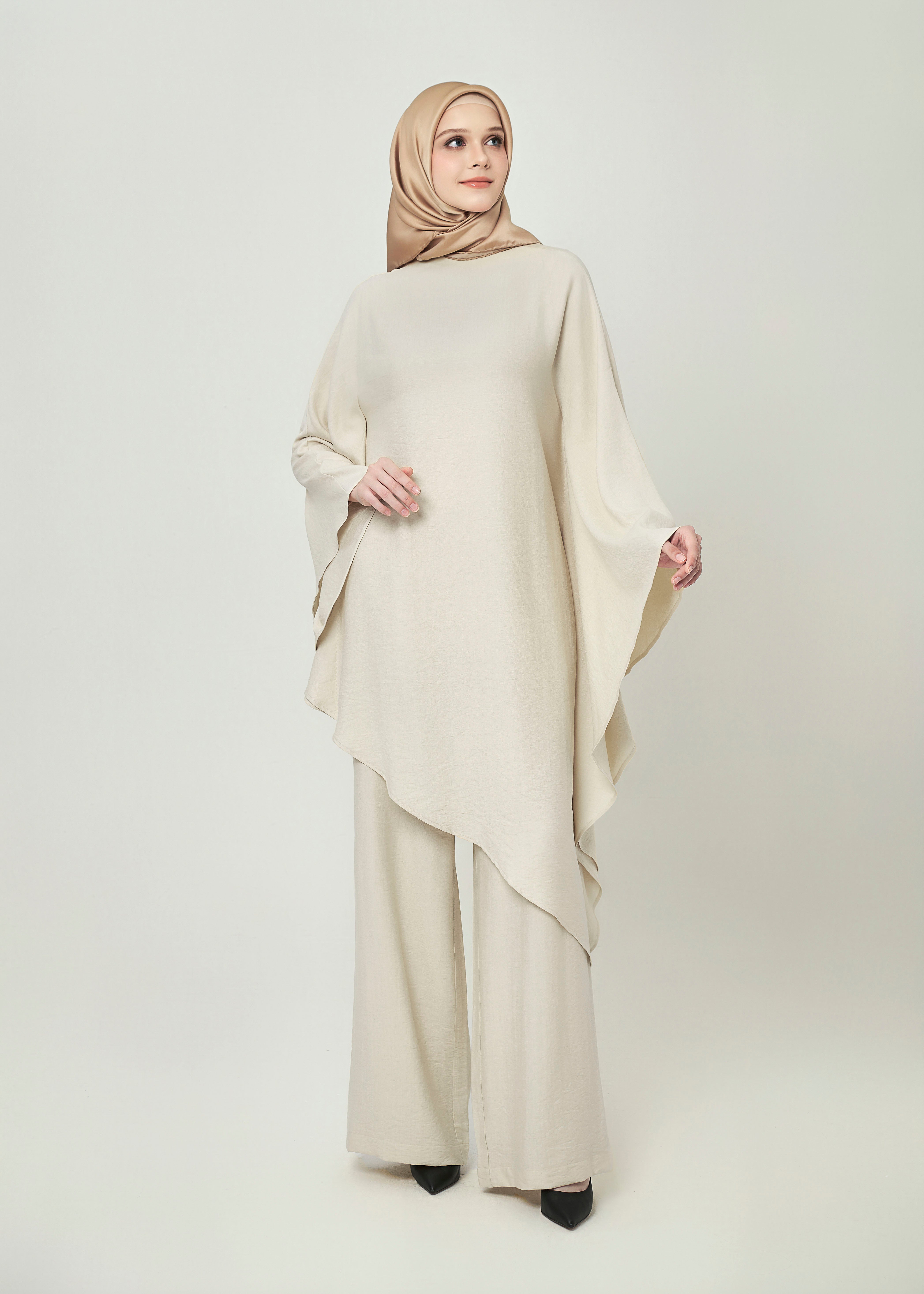 Sunset Breeze Cape by Minnaba