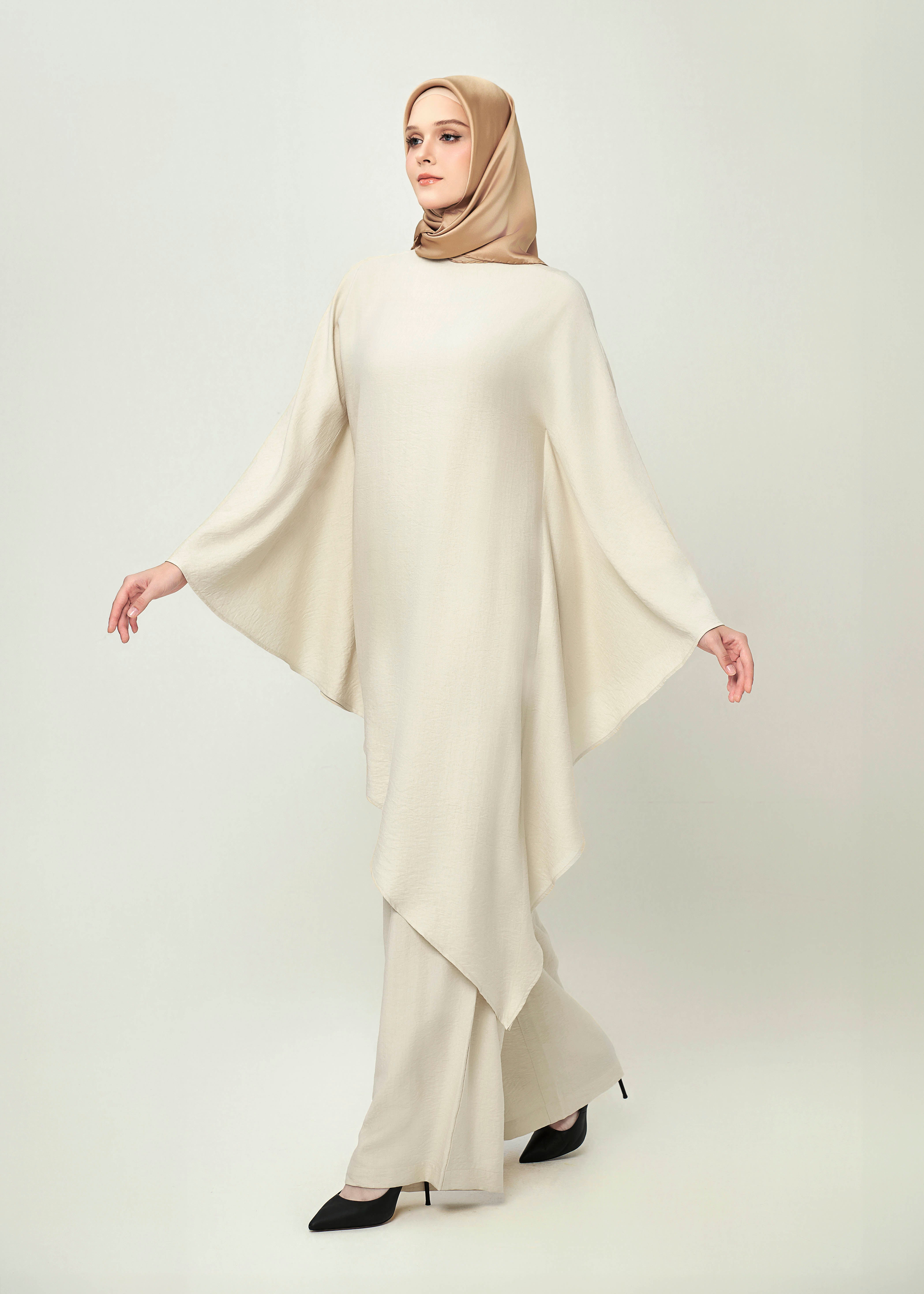 Sunset Breeze Cape by Minnaba