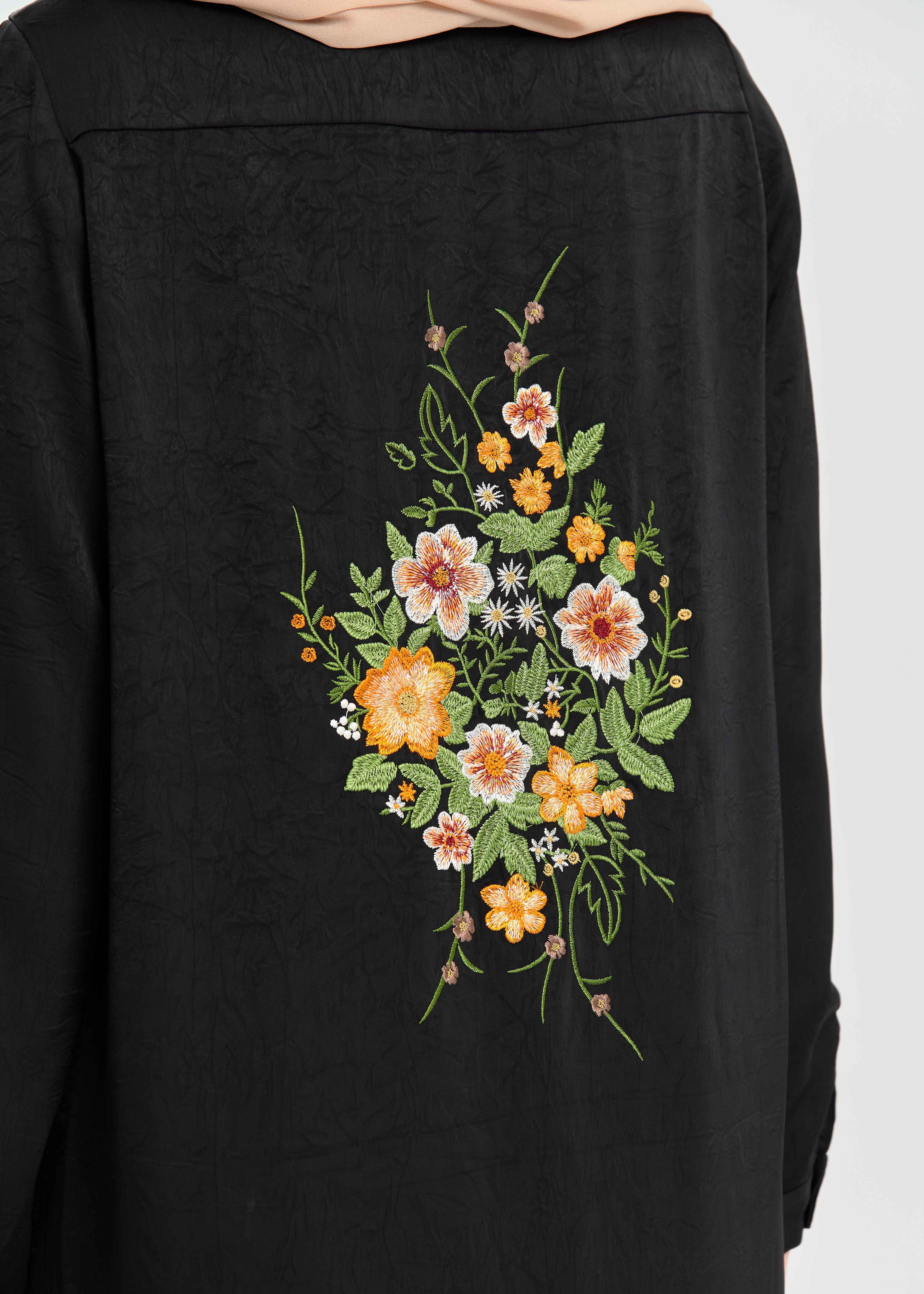 Zahra Embroidered Set by Minnaba