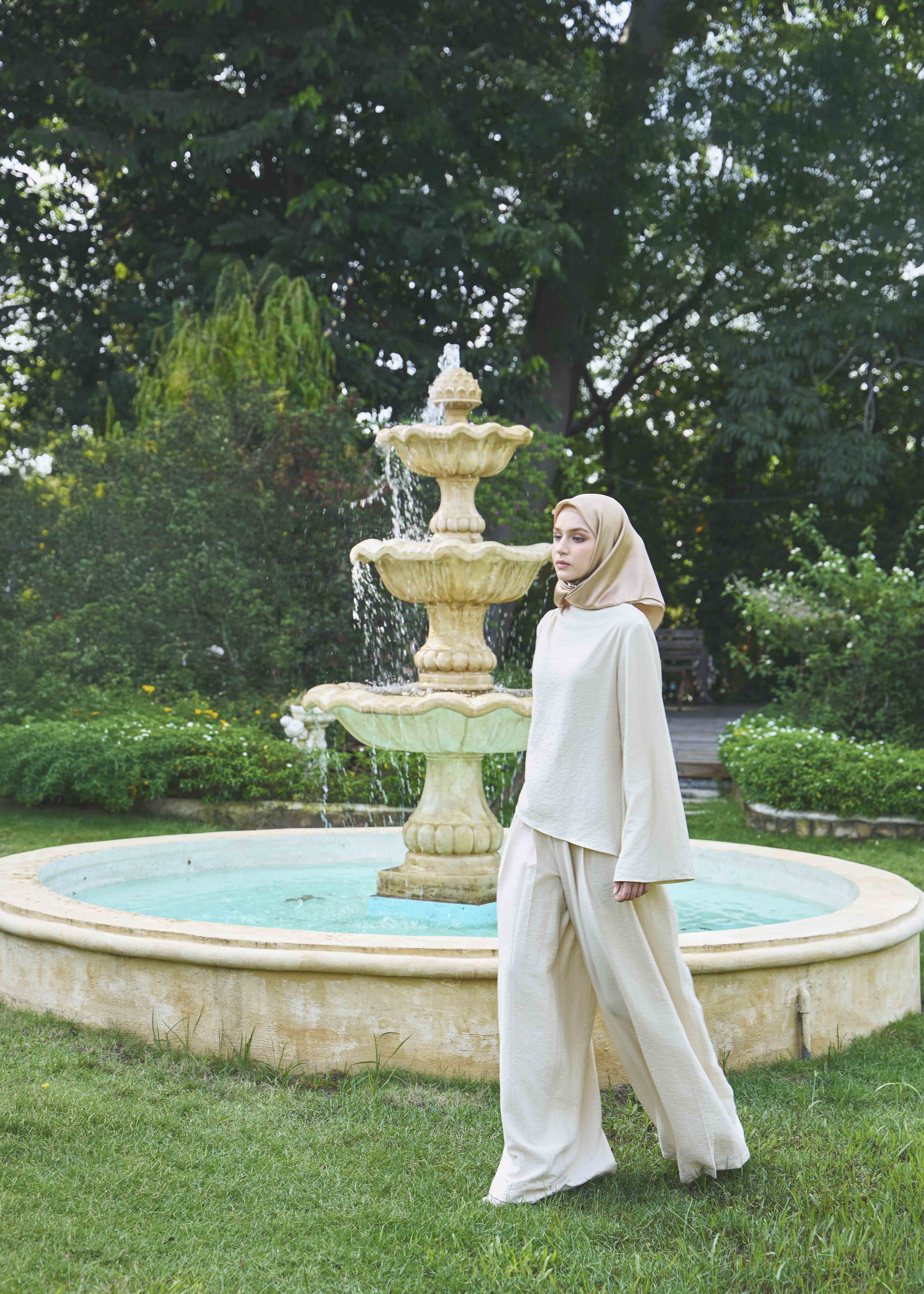 Pearl Bloom Flare Sets by Minnaba
