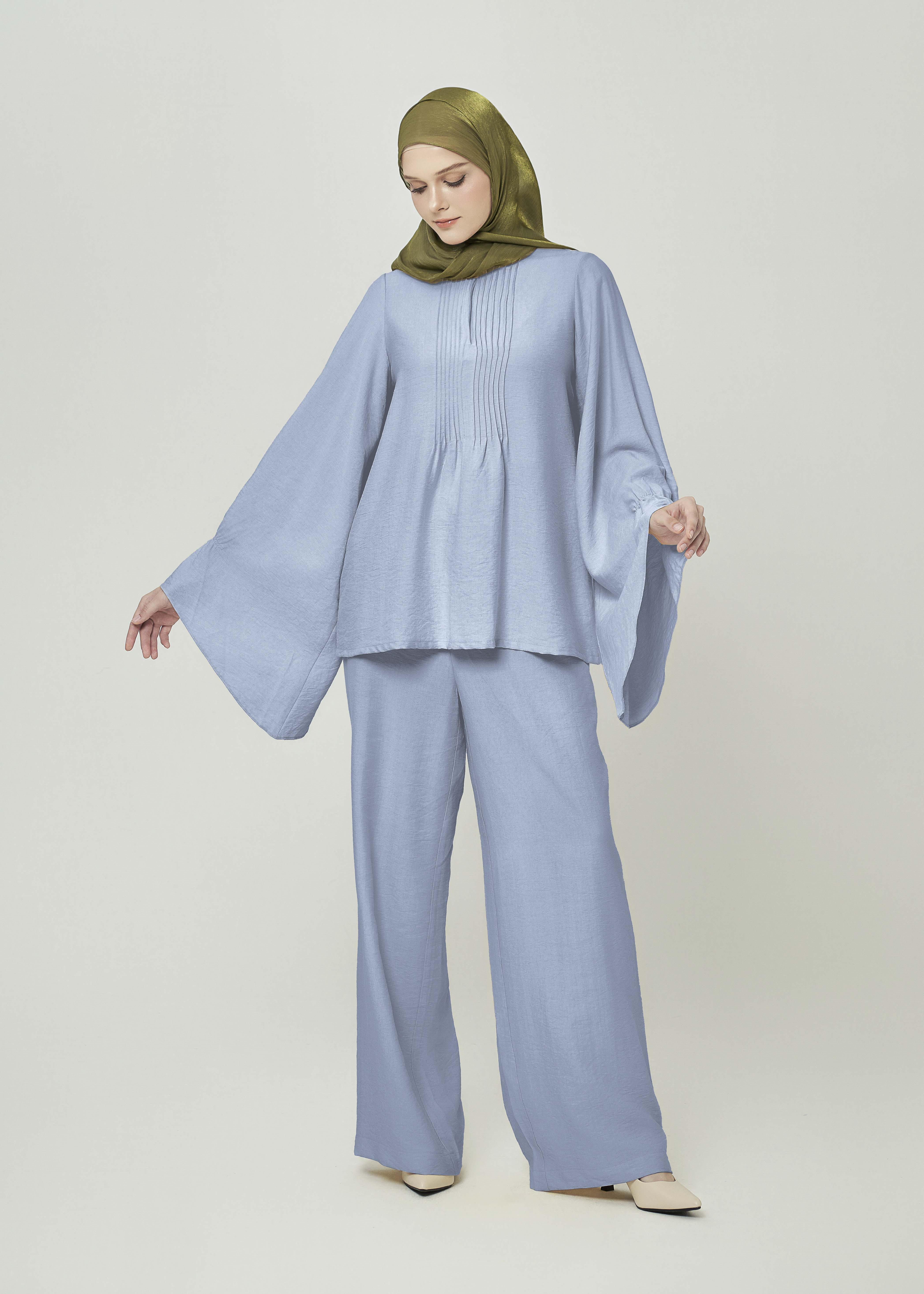 Elara Straight-Leg Pants - Powder Blue by Minnaba