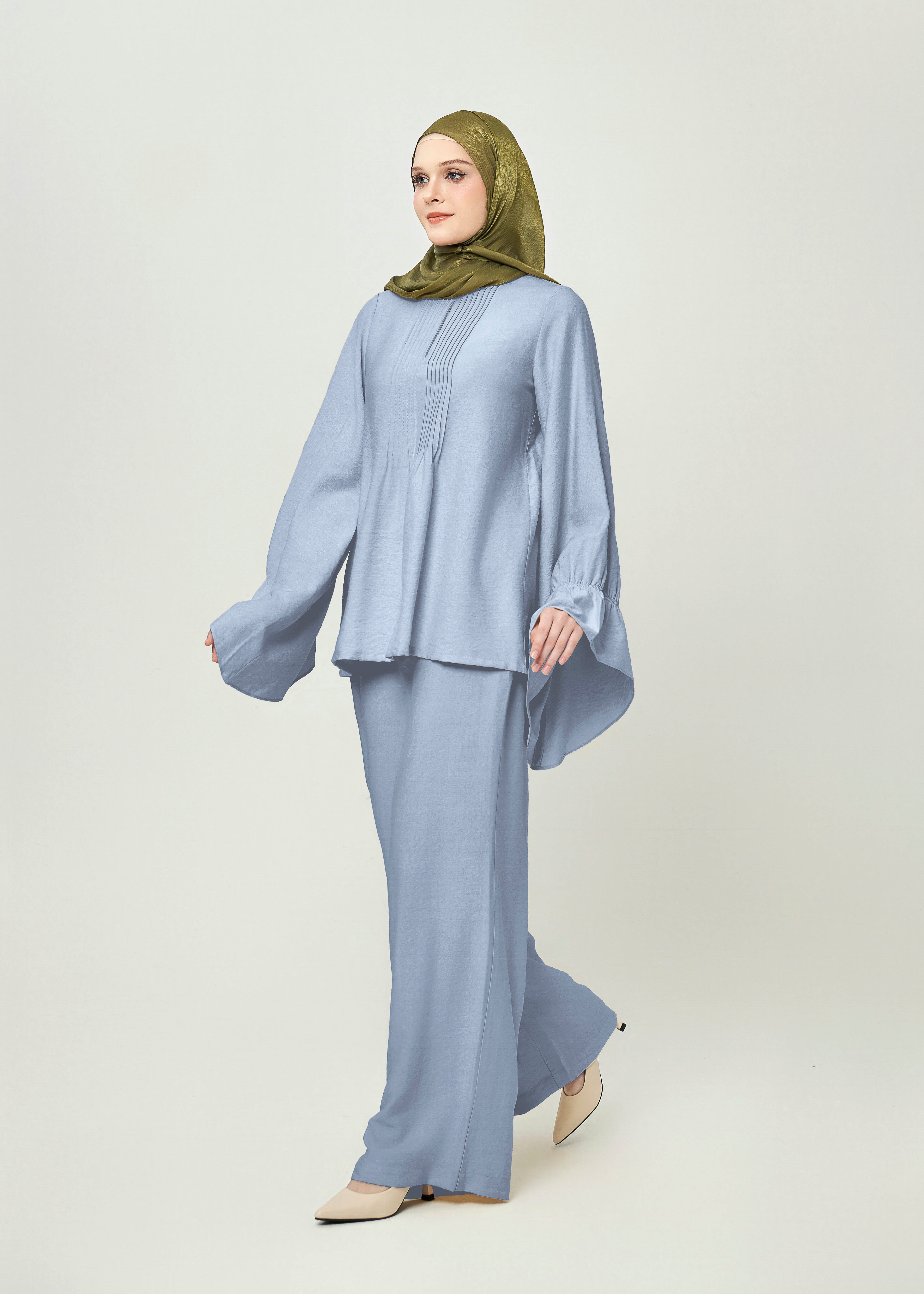 Elara Straight-Leg Pants - Powder Blue by Minnaba